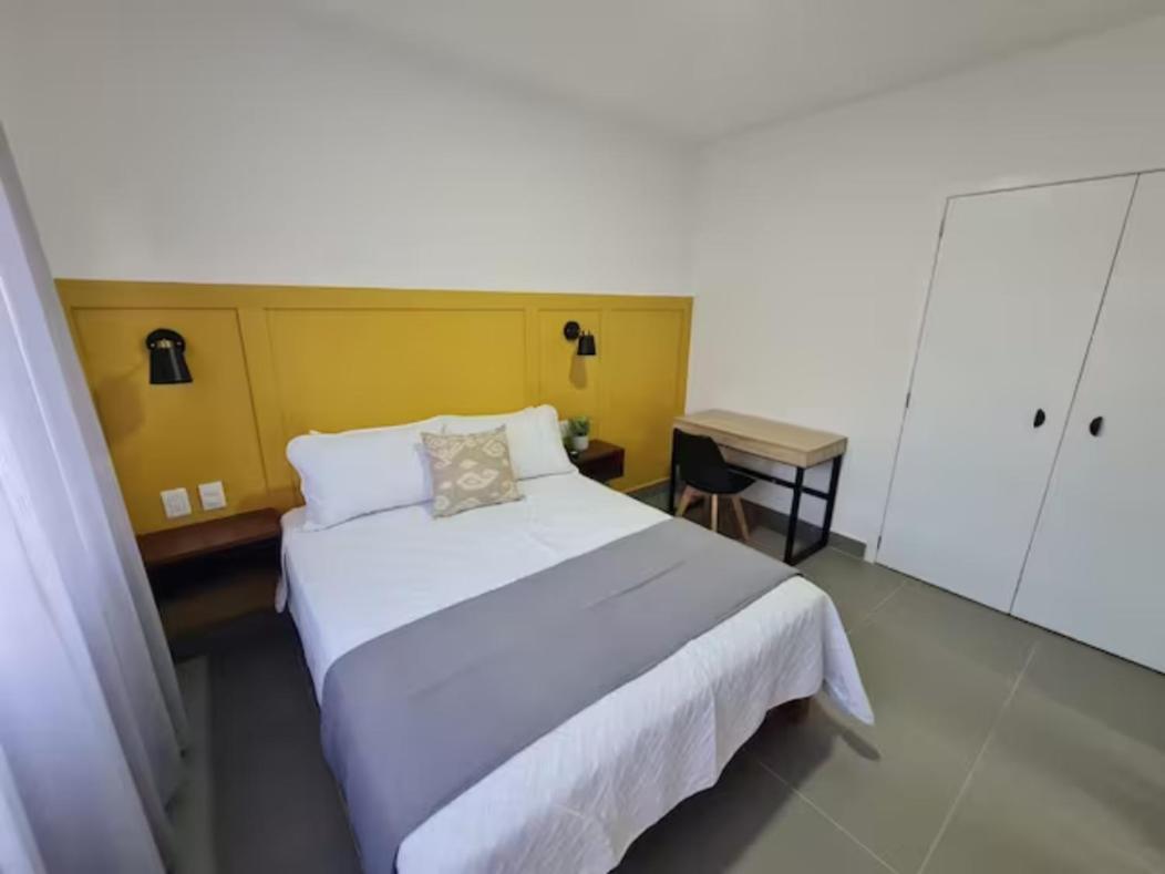 Urban Justo Sierra Aparthotel Guadalajara Bagian luar foto