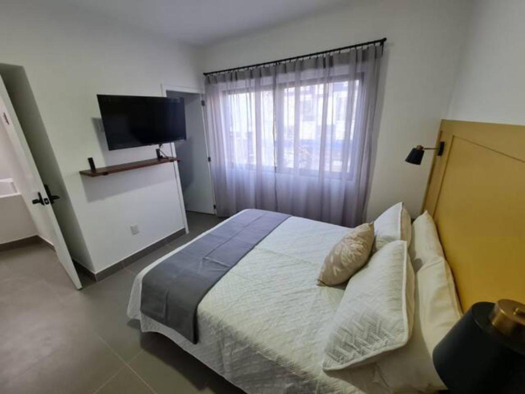 Urban Justo Sierra Aparthotel Guadalajara Bagian luar foto